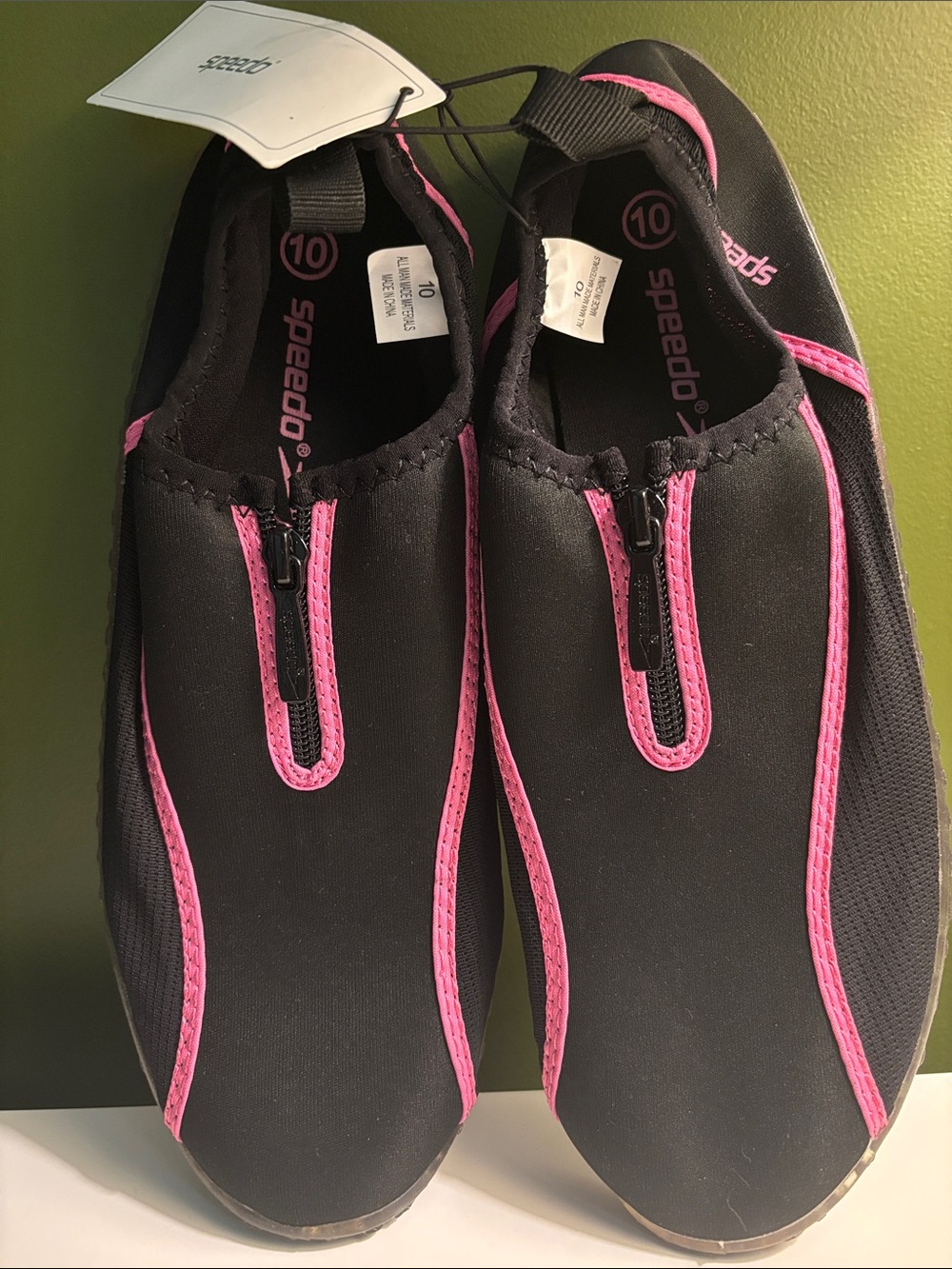 NEW Speedo Women’s Black and Pink Water Sandals